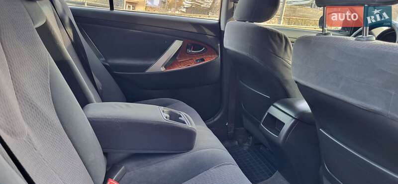 Седан Toyota Camry 2010 в Киеве