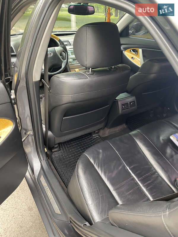 Седан Toyota Camry 2006 в Нікополі