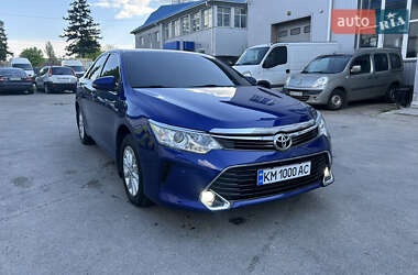 Седан Toyota Camry 2015 в Житомире