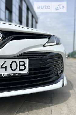 Седан Toyota Camry 2018 в Харкові