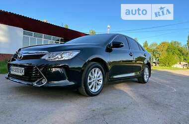 Седан Toyota Camry 2017 в Умані