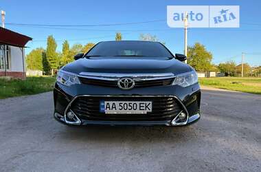 Седан Toyota Camry 2017 в Умані