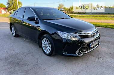 Седан Toyota Camry 2017 в Умани