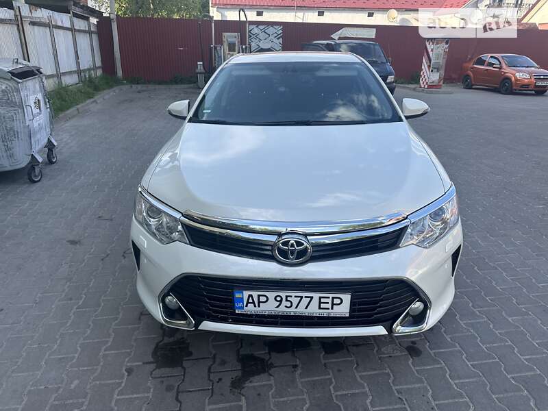 Седан Toyota Camry 2017 в Львові