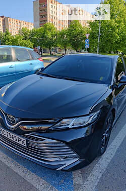 Седан Toyota Camry 2018 в Львове