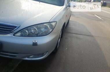 Седан Toyota Camry 2004 в Житомире