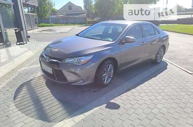 Седан Toyota Camry 2016 в Києві