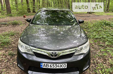 Седан Toyota Camry 2013 в Хмільнику