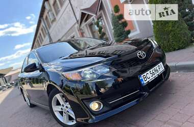 Седан Toyota Camry 2014 в Стрию