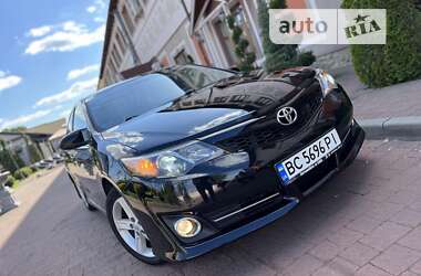 Седан Toyota Camry 2014 в Стрию