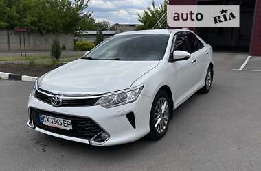 Седан Toyota Camry 2017 в Харкові