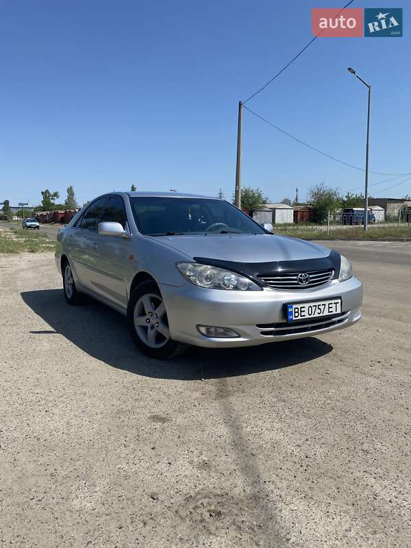 Седан Toyota Camry 2004 в Миколаєві