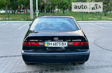 Седан Toyota Camry 1999 в Одессе