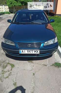 Седан Toyota Camry 1999 в Києві