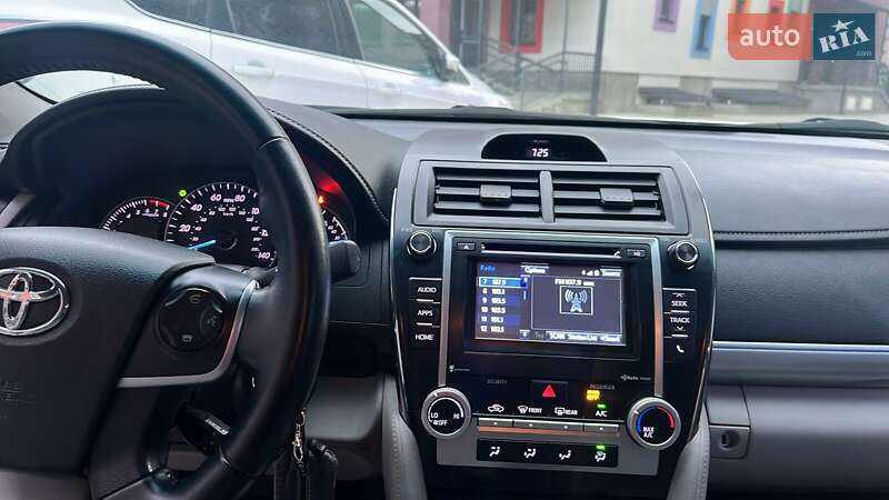 Седан Toyota Camry 2014 в Броварах