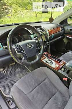 Седан Toyota Camry 2013 в Івано-Франківську