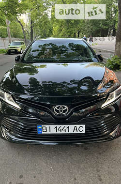 Седан Toyota Camry 2018 в Кременчуге