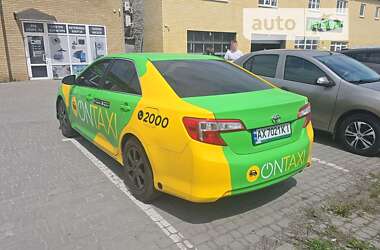 Седан Toyota Camry 2013 в Харкові