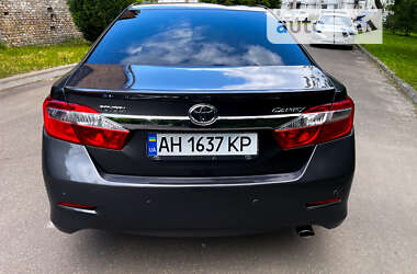 Седан Toyota Camry 2012 в Києві