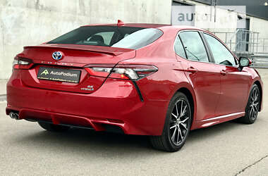 Седан Toyota Camry 2021 в Киеве