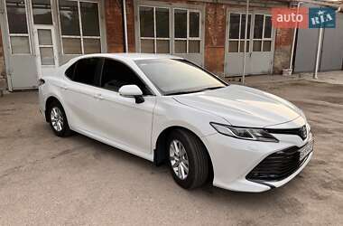 Седан Toyota Camry 2018 в Кропивницькому