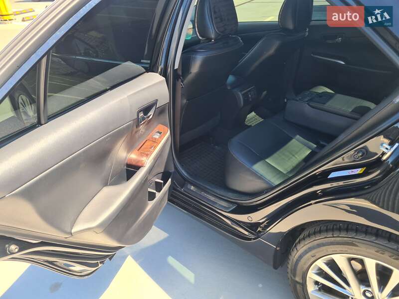 Седан Toyota Camry 2016 в Києві