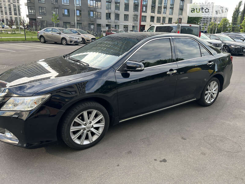 Седан Toyota Camry 2011 в Києві