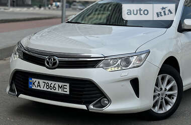 Седан Toyota Camry 2014 в Киеве