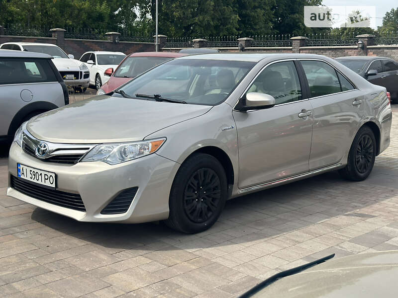 Седан Toyota Camry 2013 в Киеве