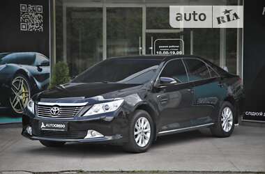 Седан Toyota Camry 2011 в Харкові