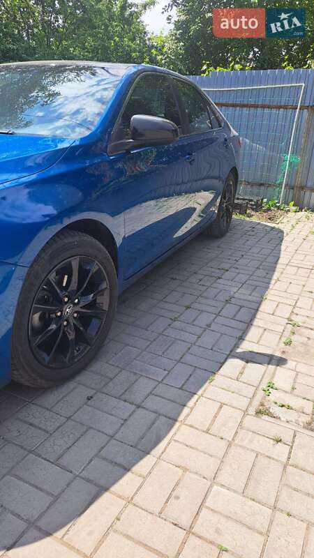 Седан Toyota Camry 2017 в Кропивницькому