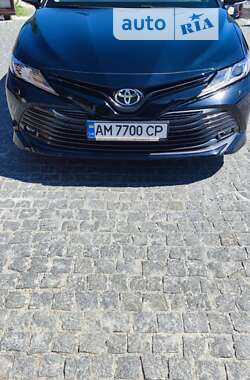 Седан Toyota Camry 2019 в Баранівці
