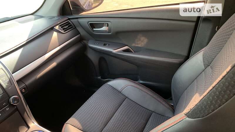 Седан Toyota Camry 2015 в Харкові
