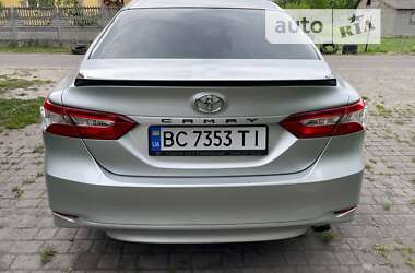 Седан Toyota Camry 2018 в Рава-Русской