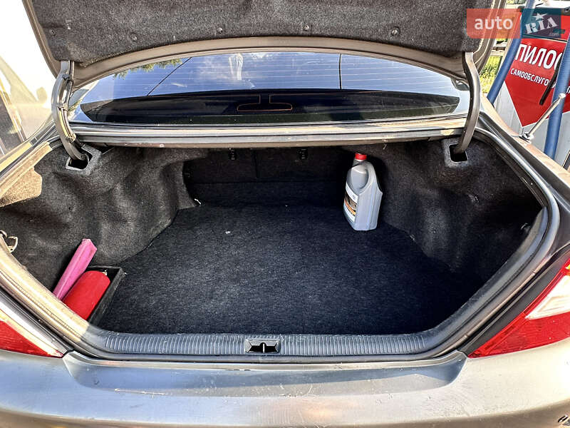 Седан Toyota Camry 2002 в Сумах