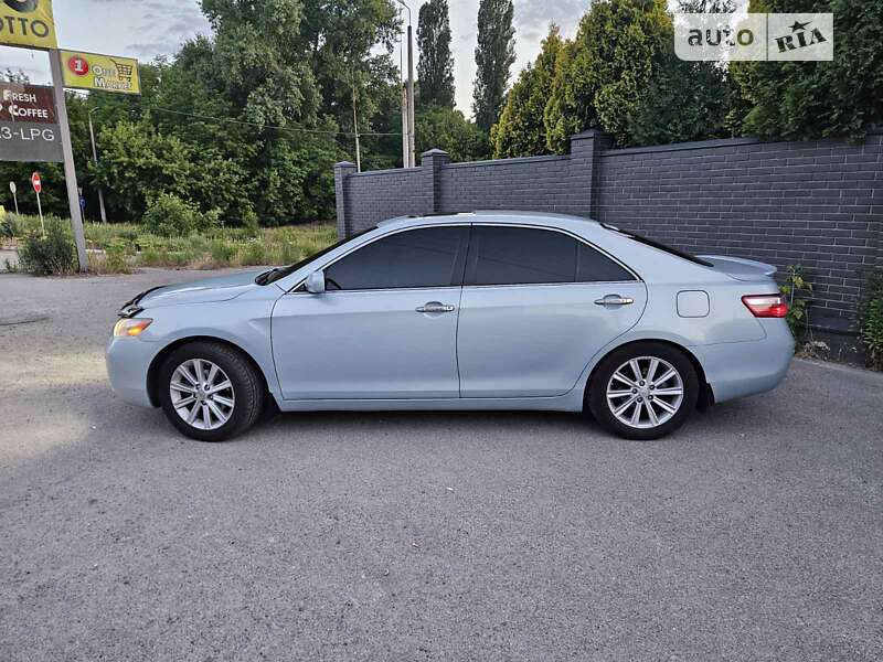 Седан Toyota Camry 2006 в Дніпрі