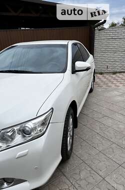 Седан Toyota Camry 2014 в Харкові