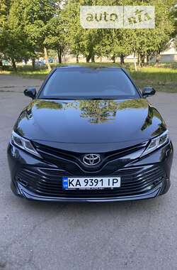 Седан Toyota Camry 2020 в Черкассах