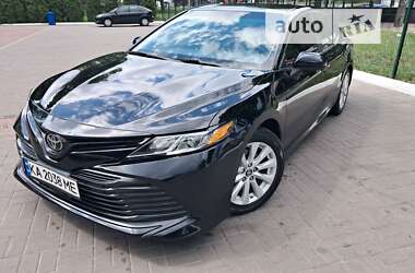 Седан Toyota Camry 2018 в Києві