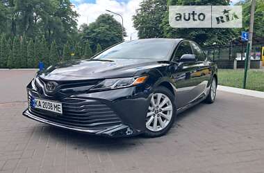 Седан Toyota Camry 2018 в Києві