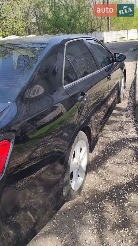 Седан Toyota Camry 2012 в Каменском