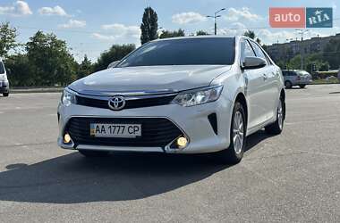 Седан Toyota Camry 2017 в Києві