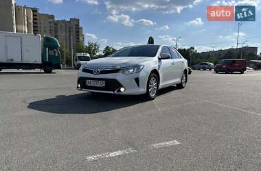 Седан Toyota Camry 2017 в Києві