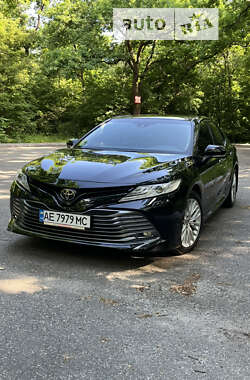 Седан Toyota Camry 2019 в Дніпрі