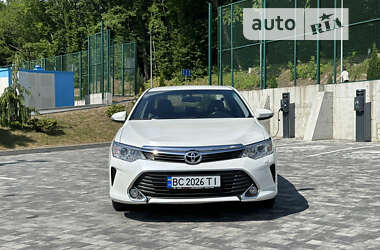 Седан Toyota Camry 2014 в Львові