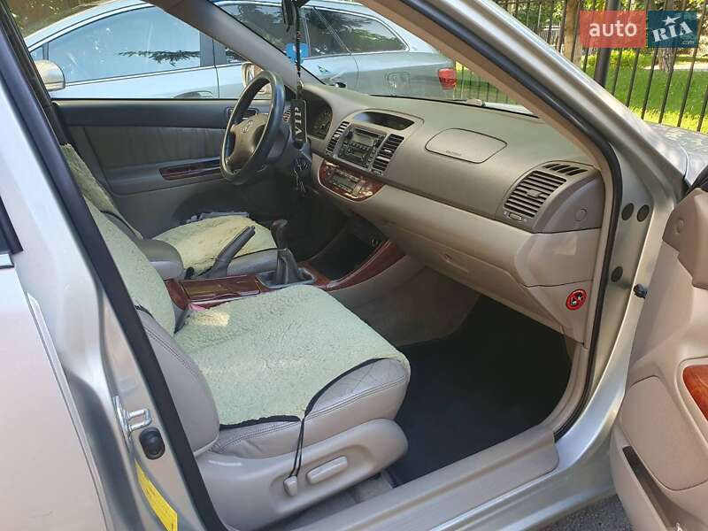 Седан Toyota Camry 2004 в Одессе