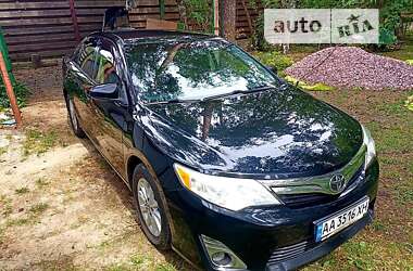 Седан Toyota Camry 2012 в Києві