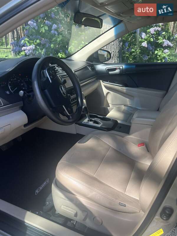 Седан Toyota Camry 2013 в Боровой