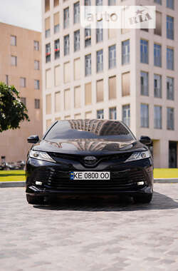 Седан Toyota Camry 2019 в Києві