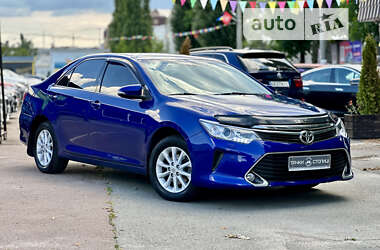 Седан Toyota Camry 2015 в Киеве